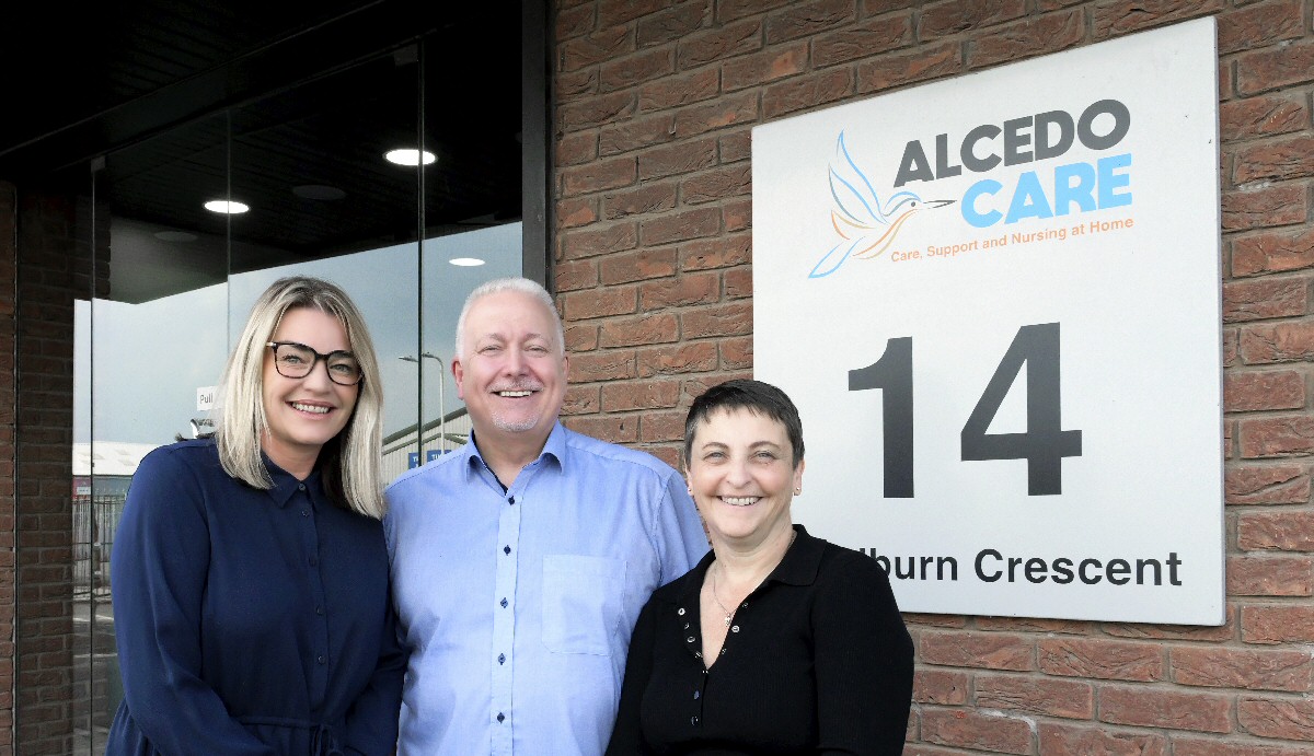 l to R Ruth Bellis with Andy and Jo Boardman,